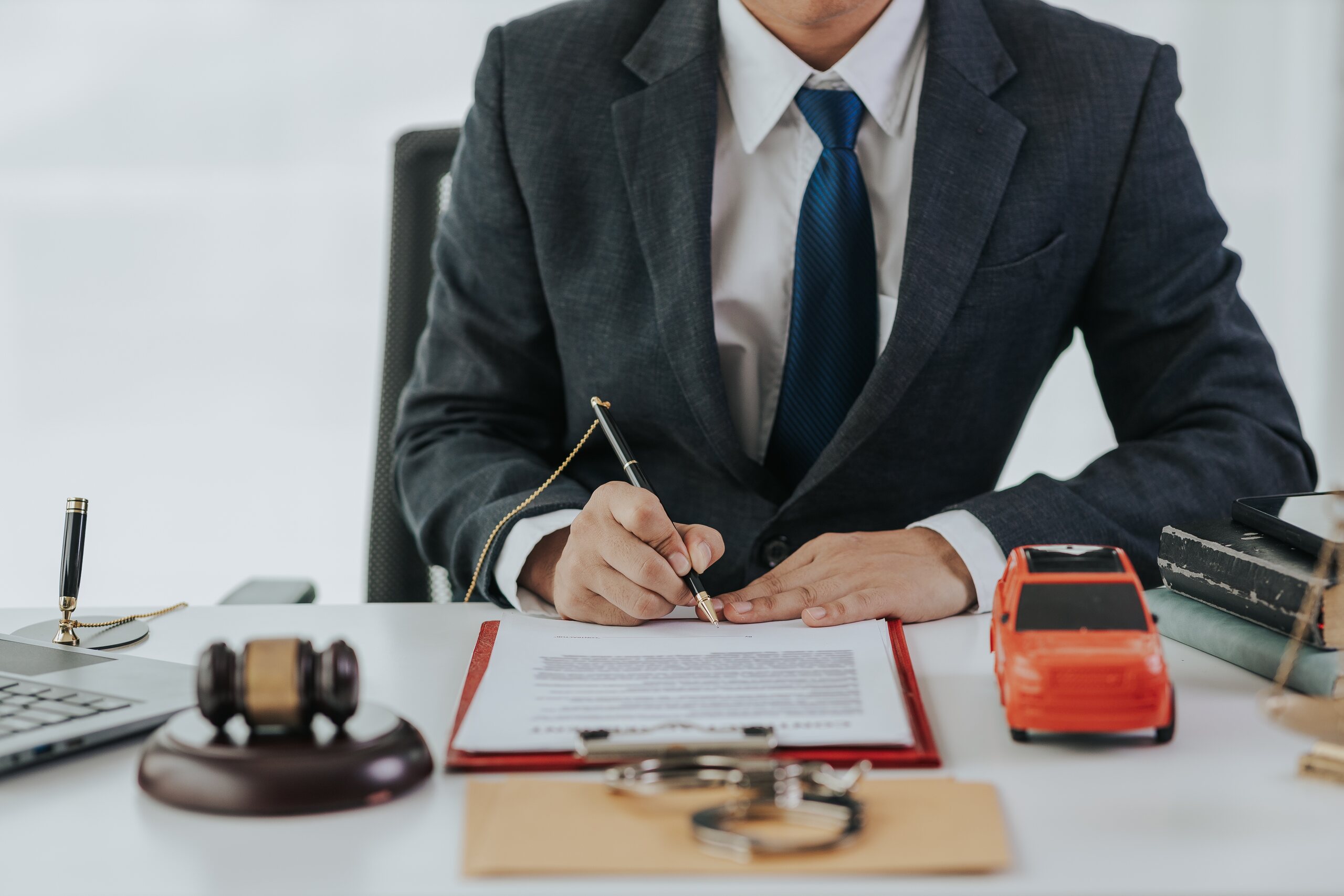Attorney meeting representing questions to ask a car accident lawyer in Washington
