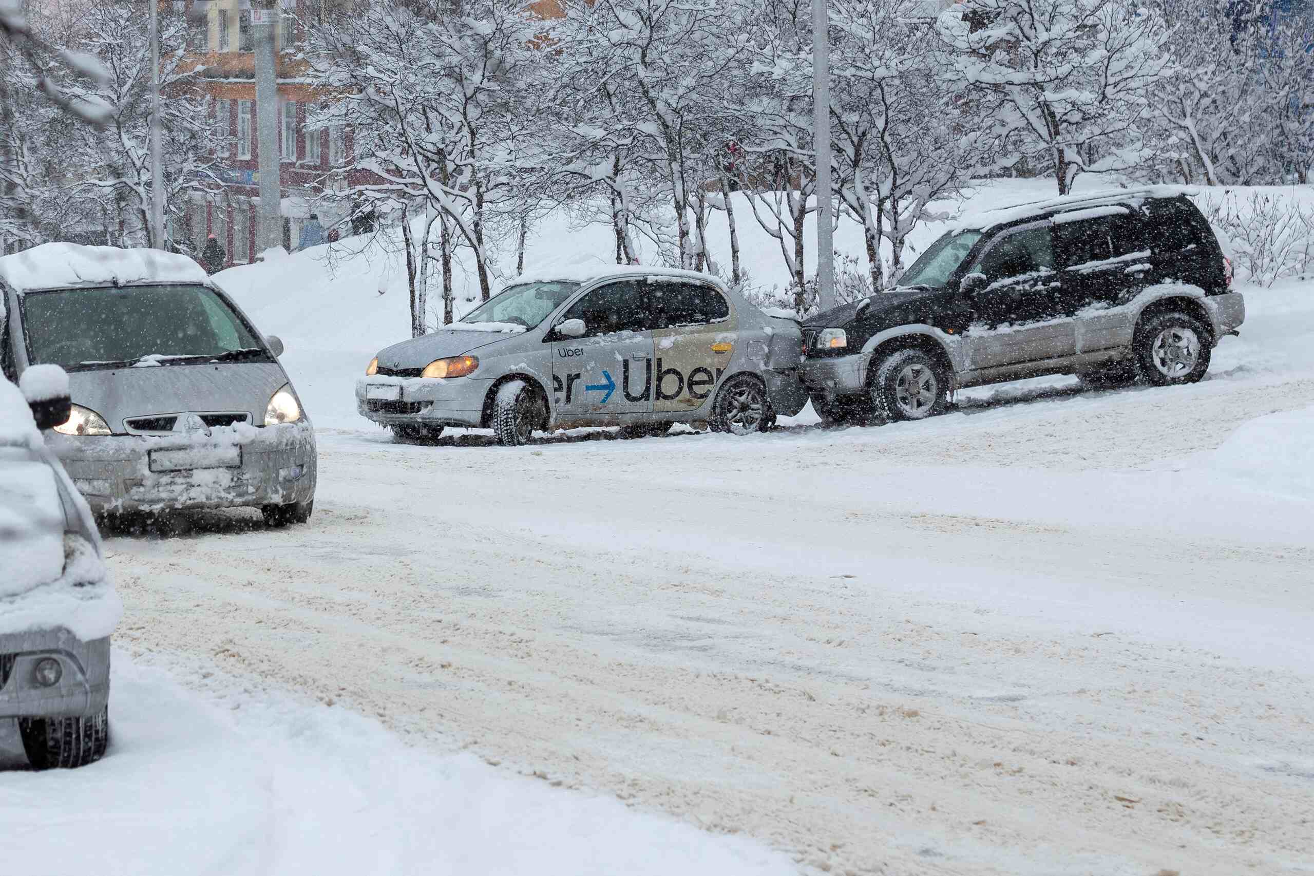Snowy road accident with Uber car linked to Rideshare Accident Lawsuits in Washington